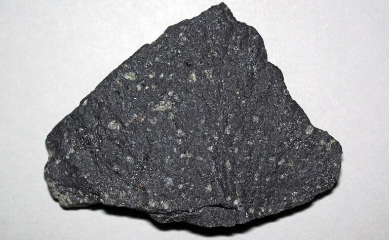 Basalt rock types or varieties - Olivine basalt