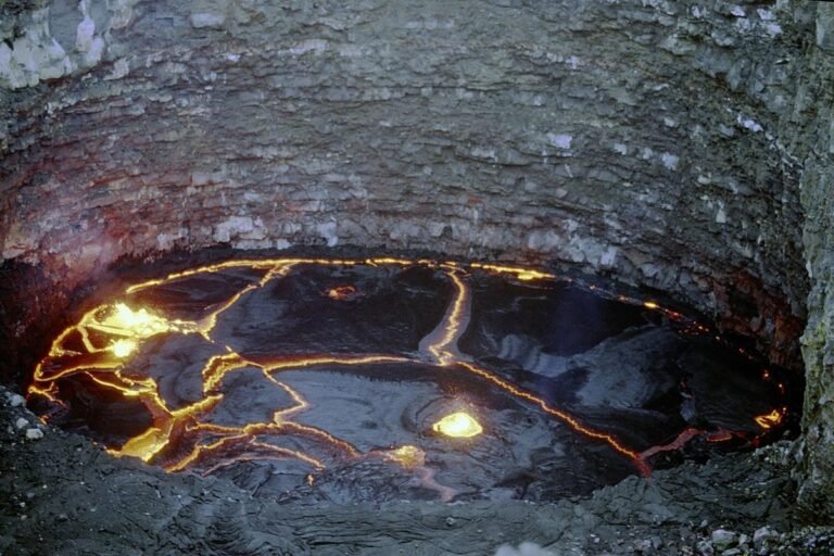 Lava lake